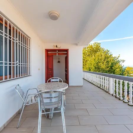 Authentic View Apartment Široka